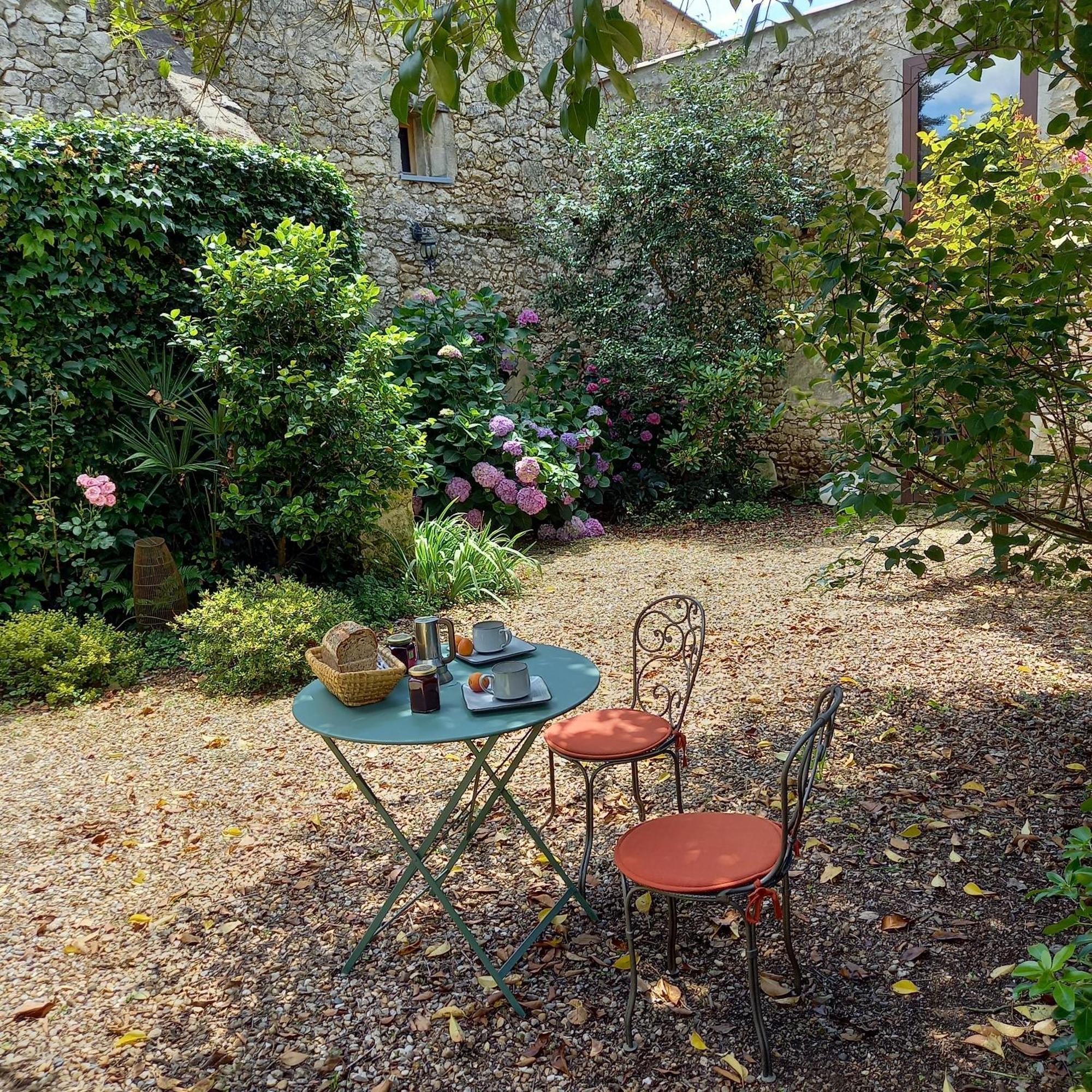 Entre-Vignes-Et-Bastides Hotel Montcaret Buitenkant foto